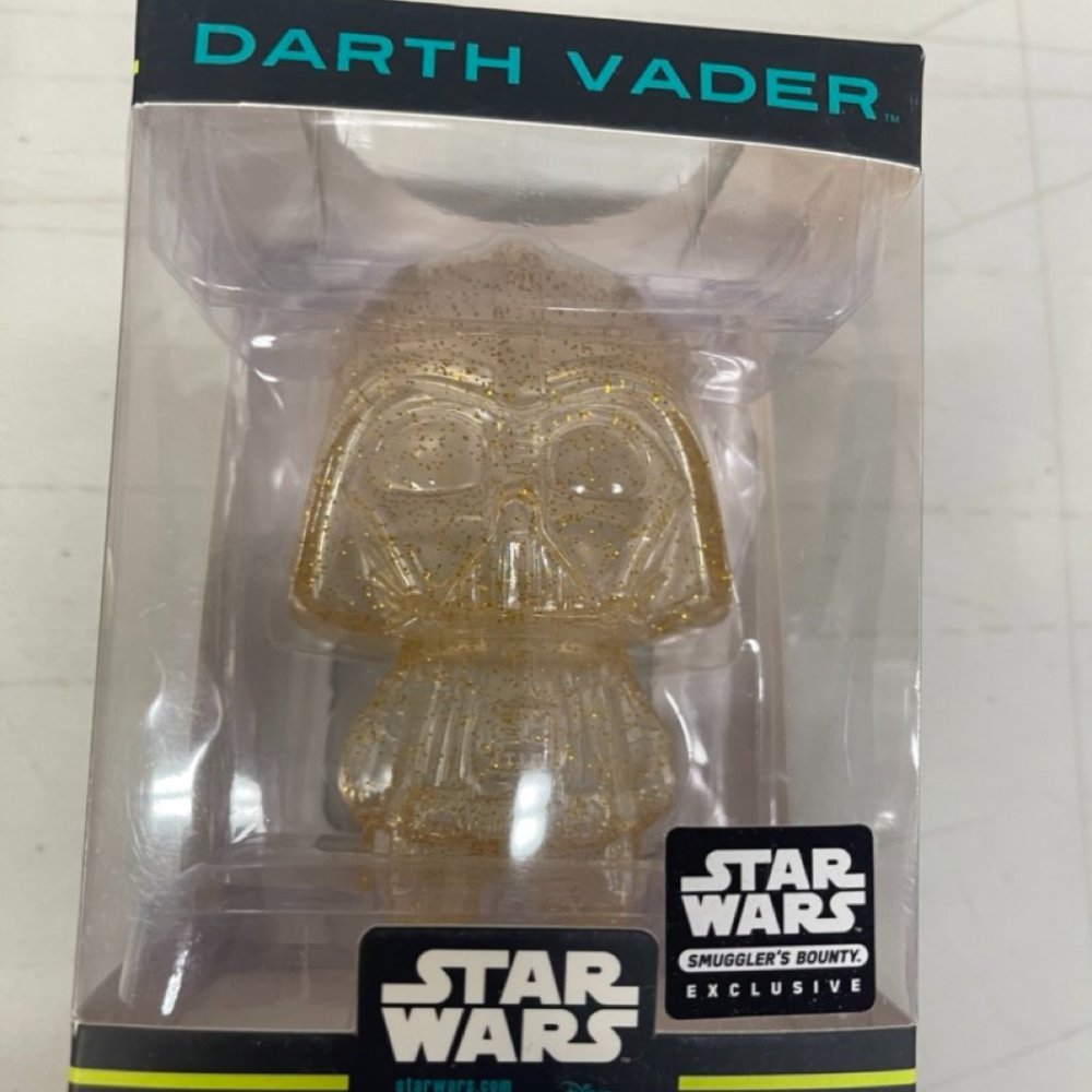 STAR WARS DARTH VADER FUNKO POP - Picture 1 of 4
